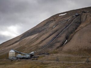 Уголь с гор Шпицбергена фото